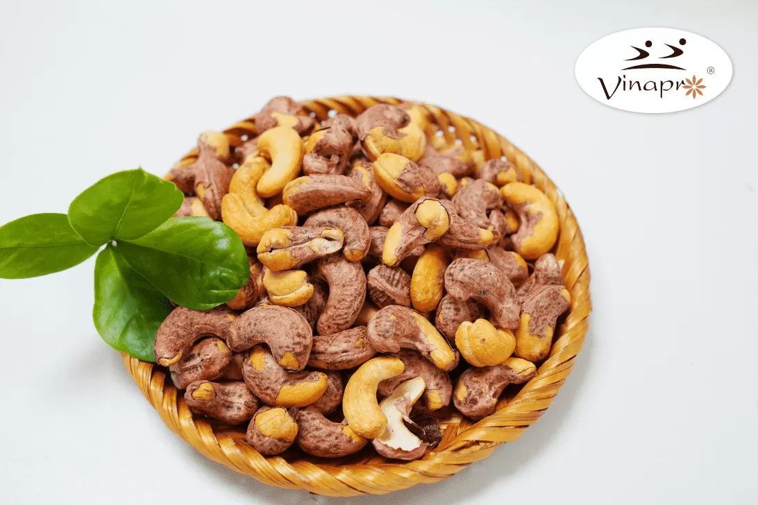 ROASTED CASHEW NUTS WITH SKIN