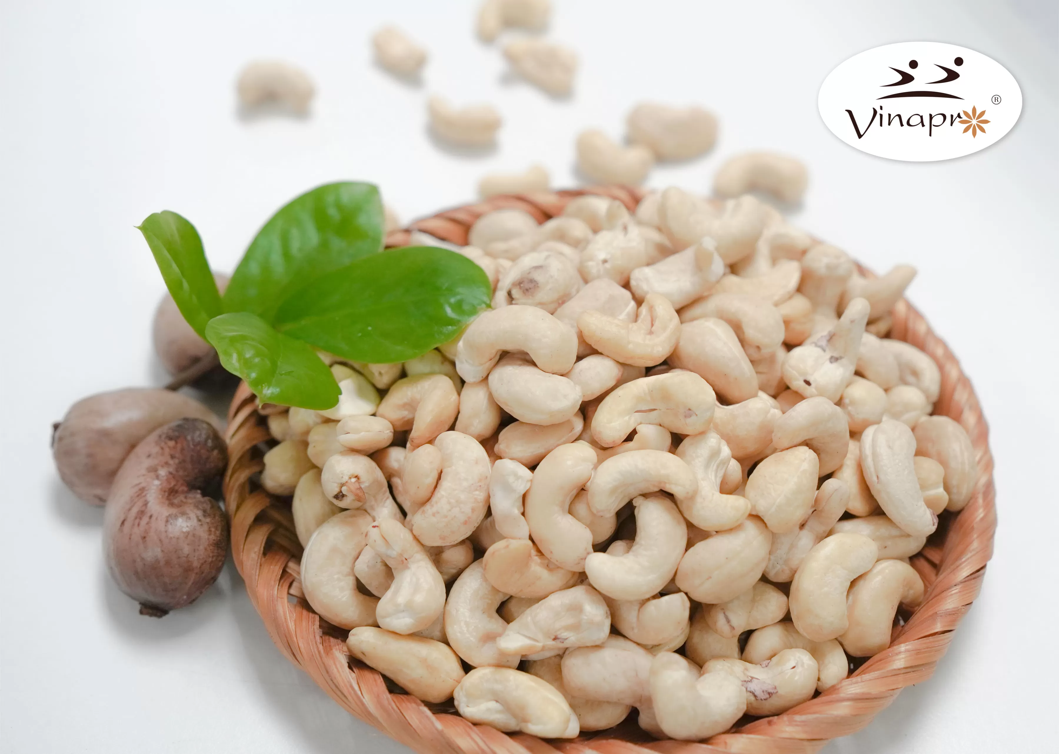 ROASTED WHITE CASHEW NUTS