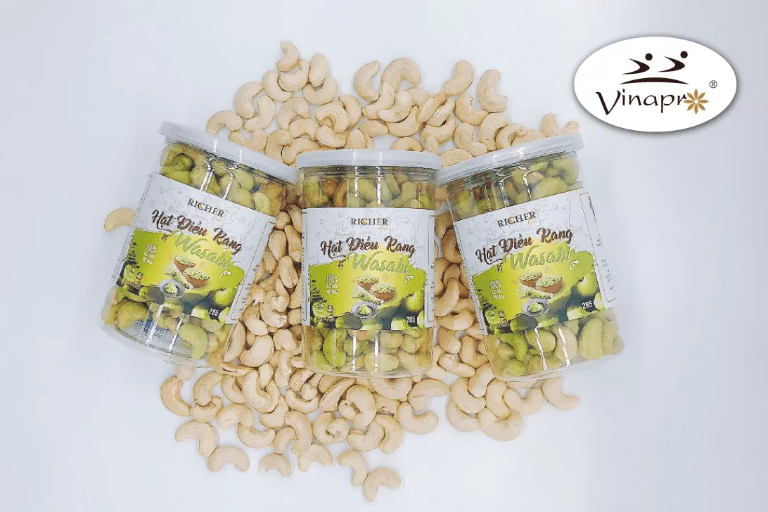 ROASTED CASHEW NUTS WITH FLAVORS